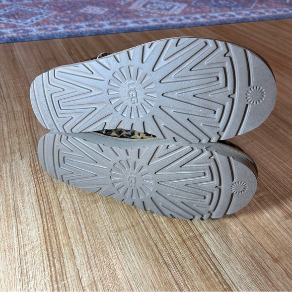 Ugg Shorty Calf Hair Leopard Print Mini Boots - Picture 6 of 13